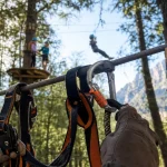 Parc aventure Oisans : ligne de vie continue et tyrolienne, harnais sur câble