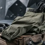 Pantalon escalade stretch, bas resserré, ajustement en studio